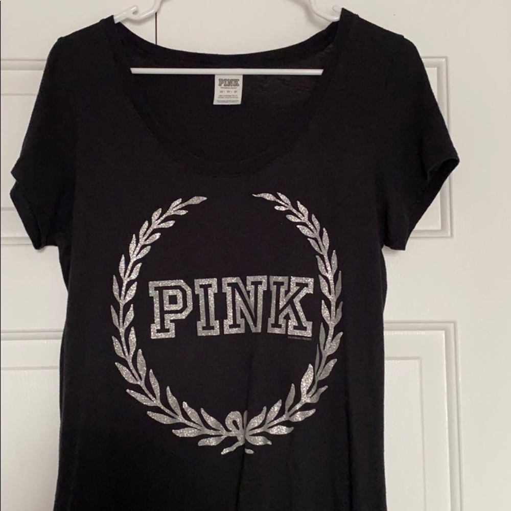 Pink VS T-shirt